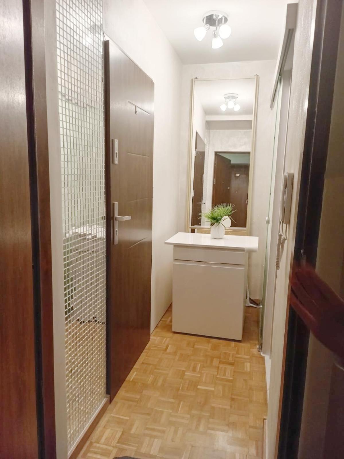 Center 918 B Tamars Apartment Warschau